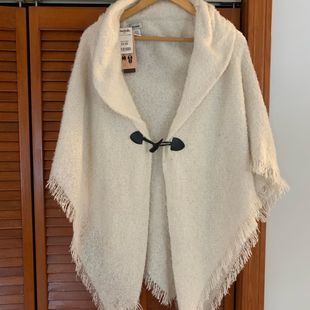 White shawl - nwt